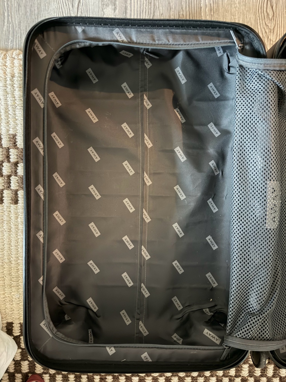 Away Black Carry-On Hardshell - Picture 9 of 10